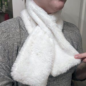 NWOT Faux Fur Vera Wang Stole